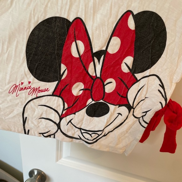 Disney Minnie Mouse Shirt with Bow!! 🎈 - Picture 2 of 6